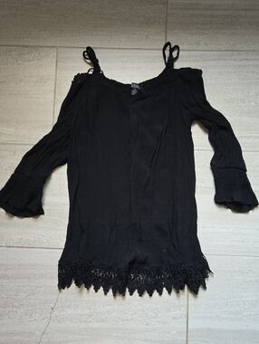 Rouge Helium Black Top with Elastic Neckline